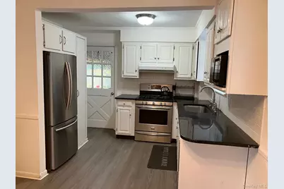 18 Park Avenue, Glen Cove, NY 11542 - Photo 7