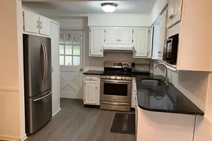 18 Park Ave, Glen Cove, NY 11542 - Photo 7