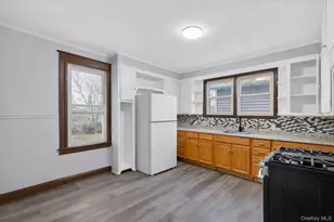 148 Winnikee Ave, Poughkeepsie, NY 12601 - Photo 9