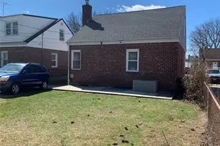 6 Wilton St, New Hyde Park, NY 11040 - Photo 5