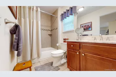 186 Bernstein Boulevard, Center Moriches, NY 11934 - Photo 15