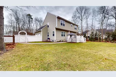 186 Bernstein Boulevard, Center Moriches, NY 11934 - Photo 23