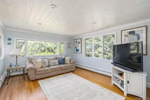 4 Knoll Top Rd, Stony Brook, NY 11790 - Photo 9