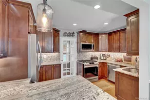 2889 Arnold Ave, Oceanside, NY 11572 - Photo 15