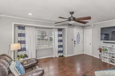 86 Oceanview Avenue, Valley Stream, NY 11581 - Photo 5