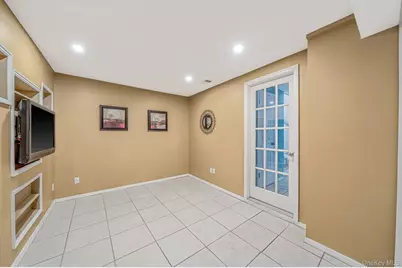 317 Garden City Street, Islip Terrace, NY 11752 - Photo 23