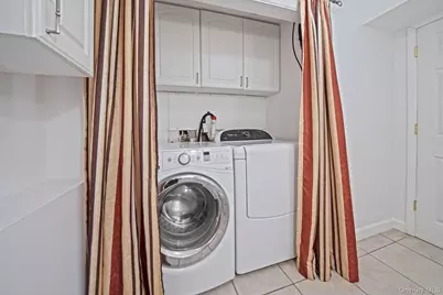 317 Garden City Street, Islip Terrace, NY 11752 - Photo 19