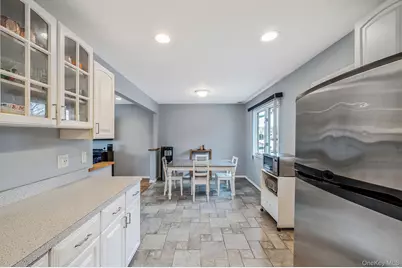 317 Garden City Street, Islip Terrace, NY 11752 - Photo 11