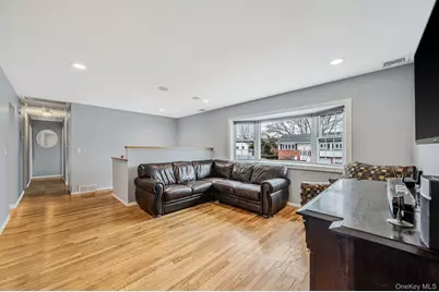 317 Garden City Street, Islip Terrace, NY 11752 - Photo 5