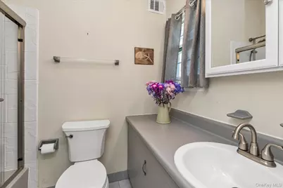 815 Franklin Avenue #13, Valley Stream, NY 11580 - Photo 17