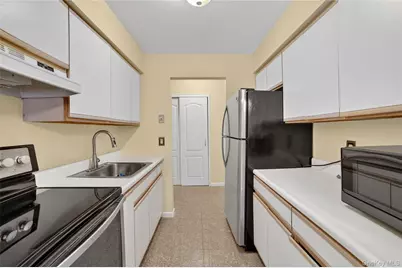 107 Nottingham Road #D, Bedford Hills, NY 10507 - Photo 7