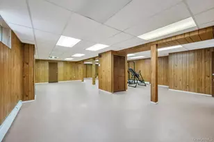 10 Hunting Hill Rd, Woodbury, NY 11797 - Photo 29