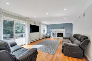 10 Hunting Hill Rd, Woodbury, NY 11797 - Photo 11