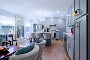 6 Morris Ln, Great Neck, NY 11024 - Photo 5