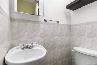 3241 Colden Avenue, Bronx, NY 10469 - Photo 9