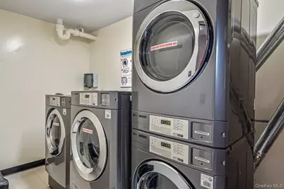 152-18 Union Turnpike #12R, Flushing, NY 11367 - Photo 23