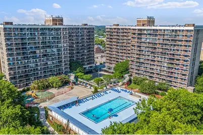 152-18 Union Turnpike #12R, Flushing, NY 11367 - Photo 1