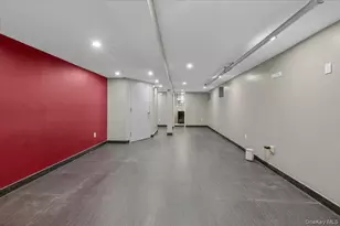 75-35 60th Pl, Glendale, NY 11385 - Photo 19