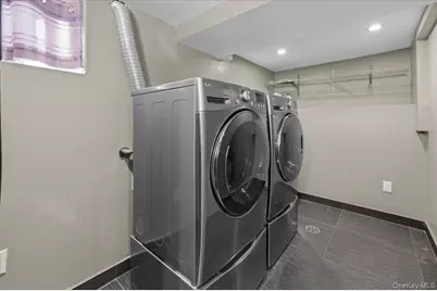 7535 60th Place, Glendale, NY 11385 - Photo 21