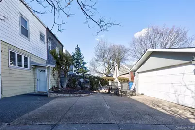 7535 60th Place, Glendale, NY 11385 - Photo 23