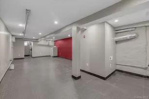 75-35 60th Pl, Glendale, NY 11385 - Photo 17