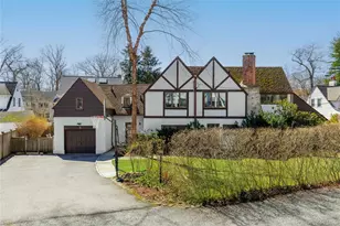 6 Walbrooke Cir, Scarsdale, NY 10583 - Photo 3