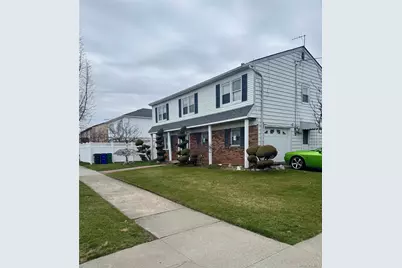 8719 163rd Avenue, Howard Beach, NY 11414 - Photo 3