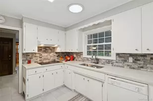 16 Primrose Ln, Aquebogue, NY 11931 - Photo 17