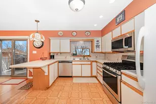 15 Lourae Dr, Massapequa Park, NY 11762 - Photo 7