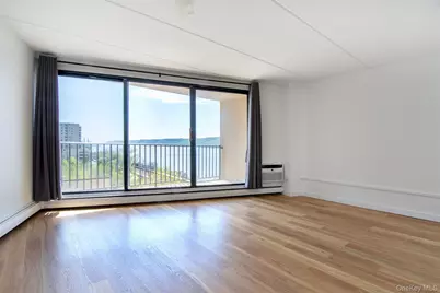 1155 Warburton Avenue #4L, Yonkers, NY 10701 - Photo 11