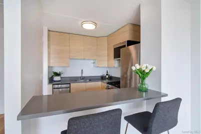 1155 Warburton Avenue #4L, Yonkers, NY 10701 - Photo 5