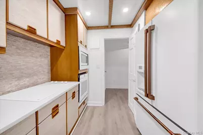 500 High Point Drive #412, Hartsdale, NY 10530 - Photo 7