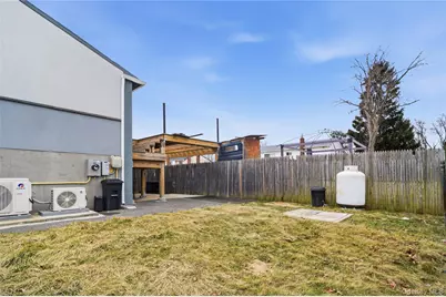 568 Centerwood Street, West Babylon, NY 11704 - Photo 15