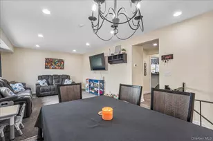 150 Pointe Cir N, Coram, NY 11727 - Photo 15