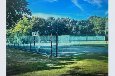 5 Laramie, Coram, NY 11727 - Photo 3