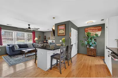 24 Linda Place, Fishkill, NY 12524 - Photo 9