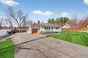 24 Linda Pl, Fishkill, NY 12524 - Photo 3