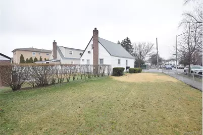 6332 138th Street, Flushing, NY 11367 - Photo 17