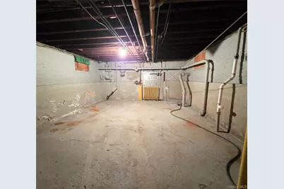 242 Graff Avenue, Bronx, NY 10465 - Photo 9