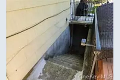 35 Mulford Place, Hempstead, NY 11550 - Photo 19