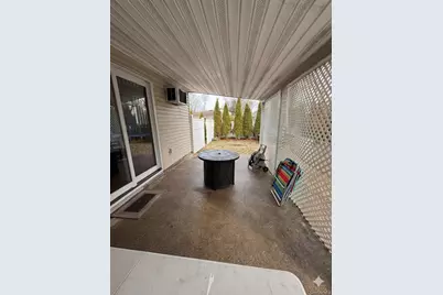 373 Port Avenue, Ronkonkoma, NY 11779 - Photo 13