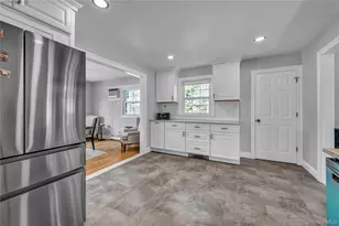 111 Vicki Ln, Hopewell Junction, NY 12533 - Photo 11