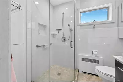 24 Allen Road, Rockville Centre, NY 11570 - Photo 27