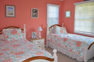 16 Grant Blvd, Hampton Bays, NY 11946 - Photo 7