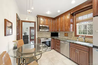 11 Van Buren Place, White Plains, NY 10603 - Photo 13