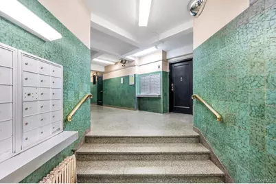 1690 Metropolitan Avenue #1E, Bronx, NY 10462 - Photo 15