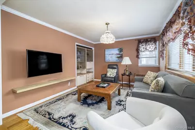 158 Roosevelt Avenue, Freeport, NY 11520 - Photo 3