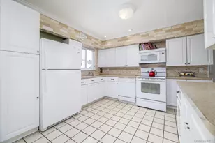158 Roosevelt Ave, Freeport, NY 11520 - Photo 7