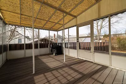 158 Roosevelt Avenue, Freeport, NY 11520 - Photo 19