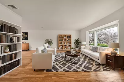 16 Middle Lane, Jericho, NY 11753 - Photo 3